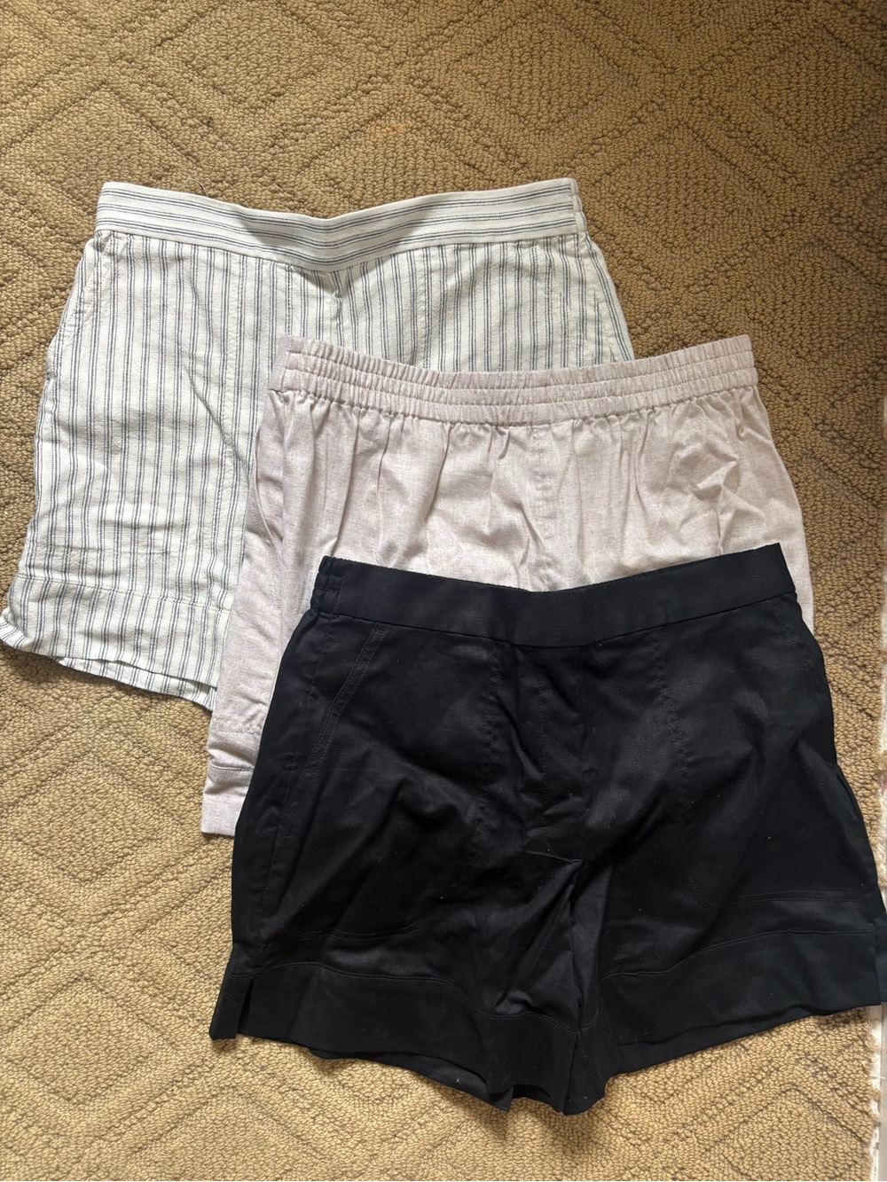 Banana Republic 3 Pair Pull-On Preppy Linen Shorts Bundle